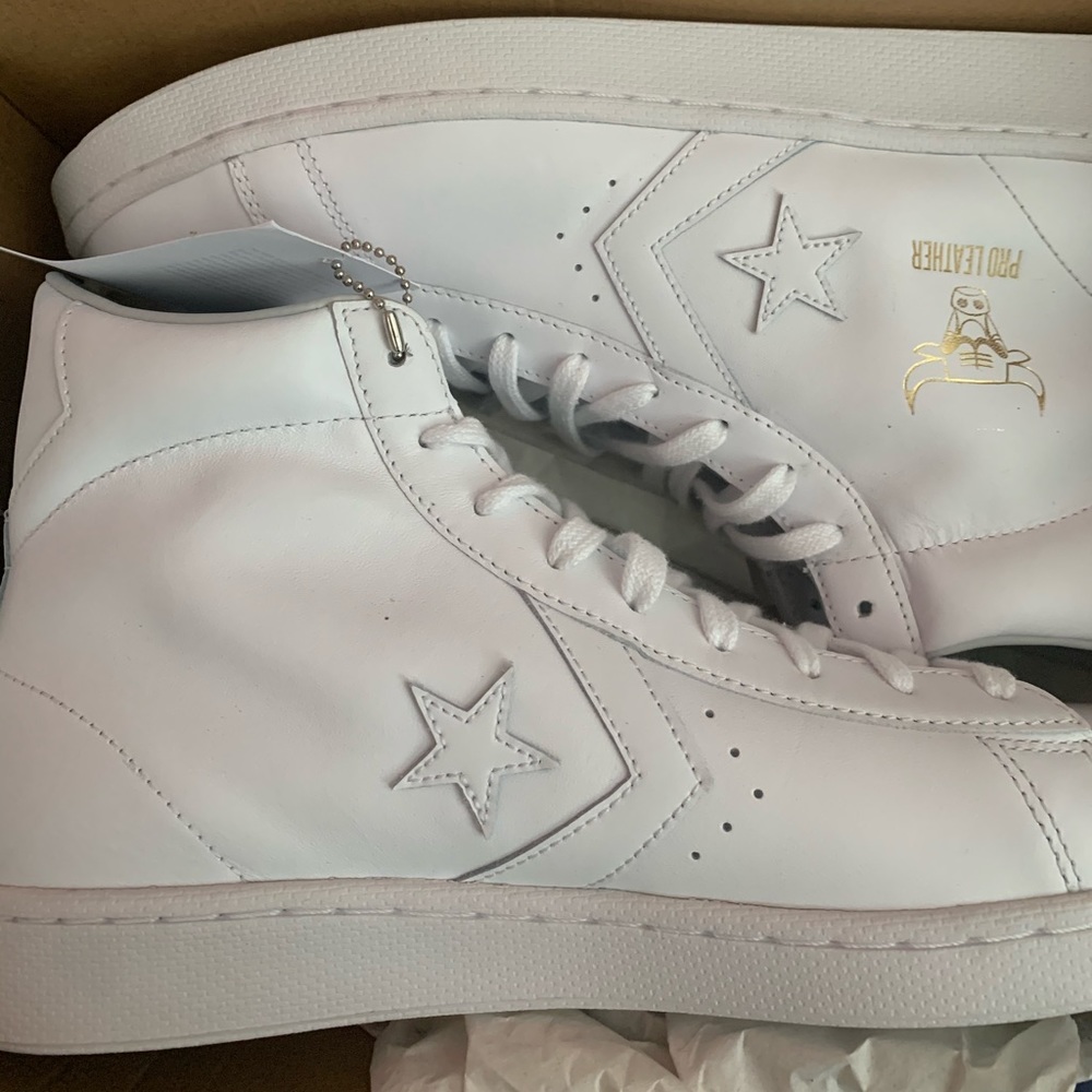 Chuck Taylor All Star Leather with Bull Head